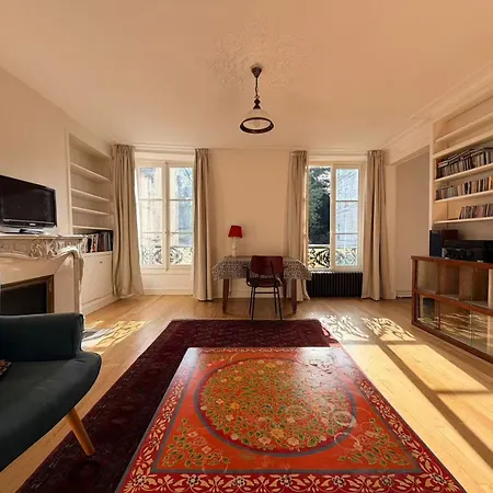 Apartment Large 4-room In 5th Cuvier Paris